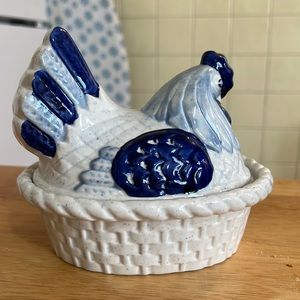 Metlox ceramic hen